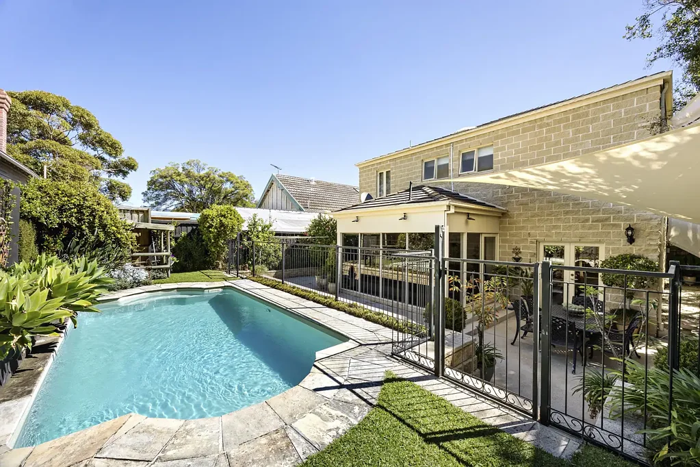 An Idyllic Lifestyle Steps to Hampton Village