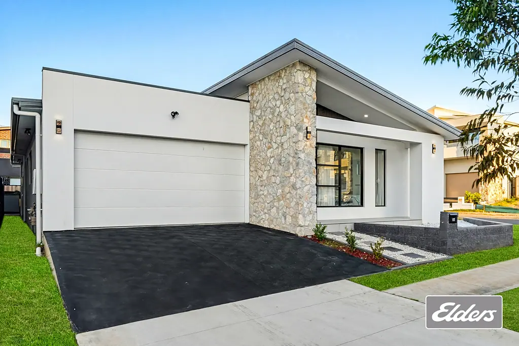 Box Hill 6Habitaciones Sophisticated Family Living in a Premier Gables Setting with Granny