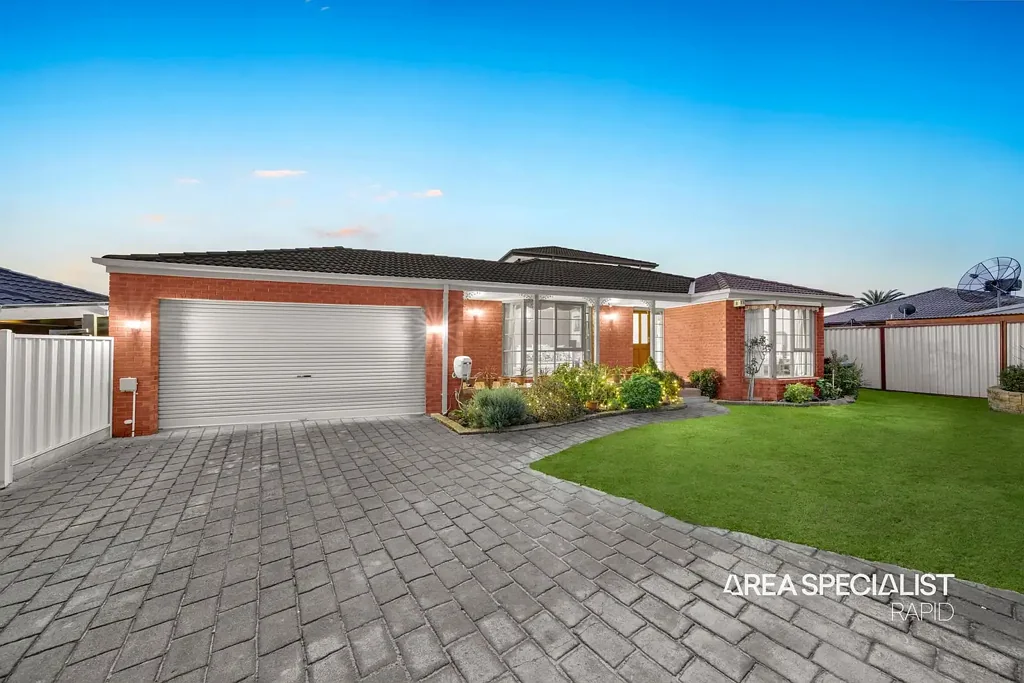 4 The Spur, Hampton Park, VIC 3976