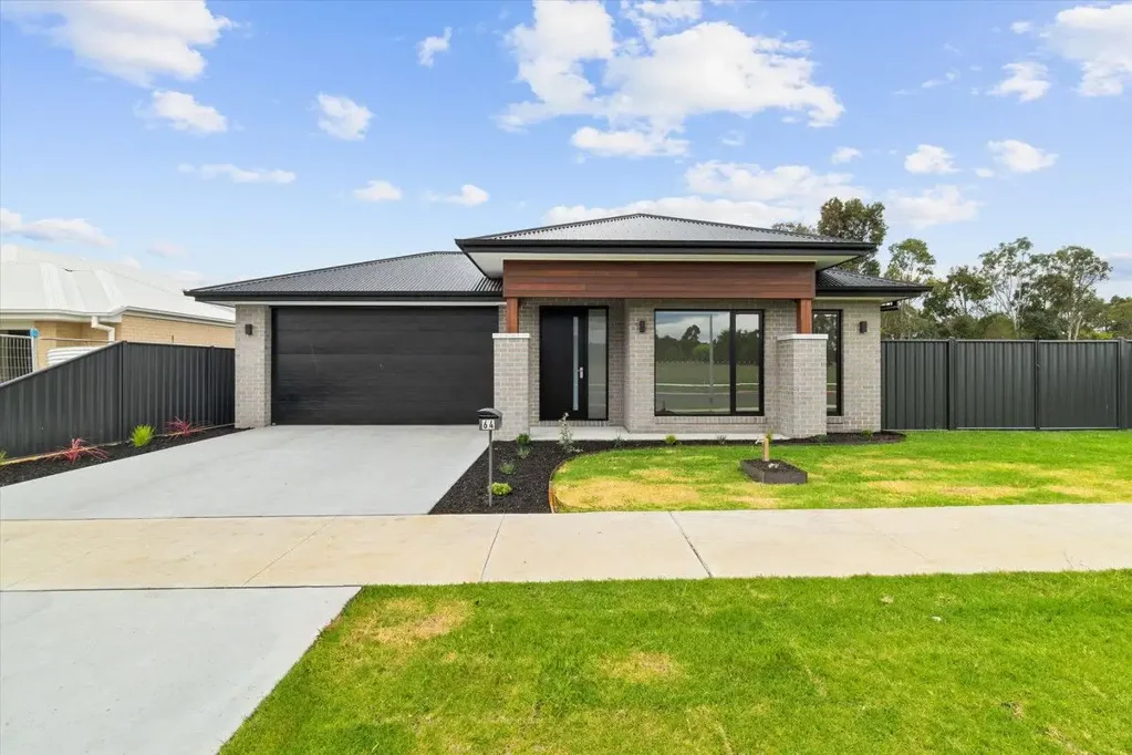 64 Wiggins Avenue, Maffra, VIC 3860