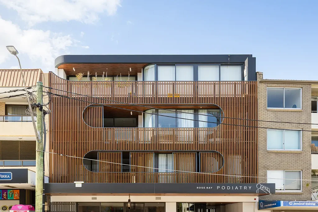 Rose Bay 3房 建筑师设计精品 6单元综合 专属入口电梯 Miele电器 东向庭院 私密花园景观 靠近Coles Local 精英社区 Elegant garden residence in boutique Rose Bay complex