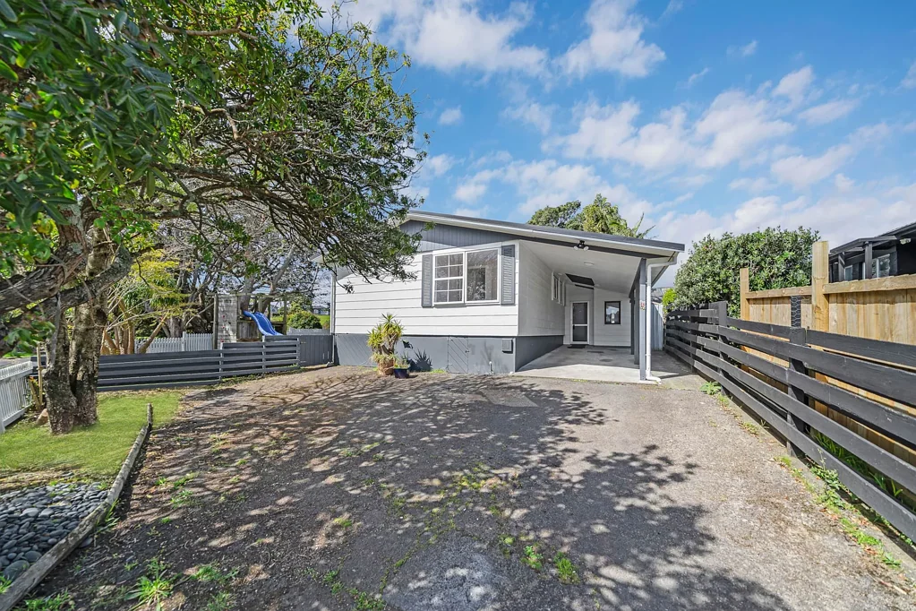 Wattle Downs 4房  Reserve-Side Spacious Family Haven