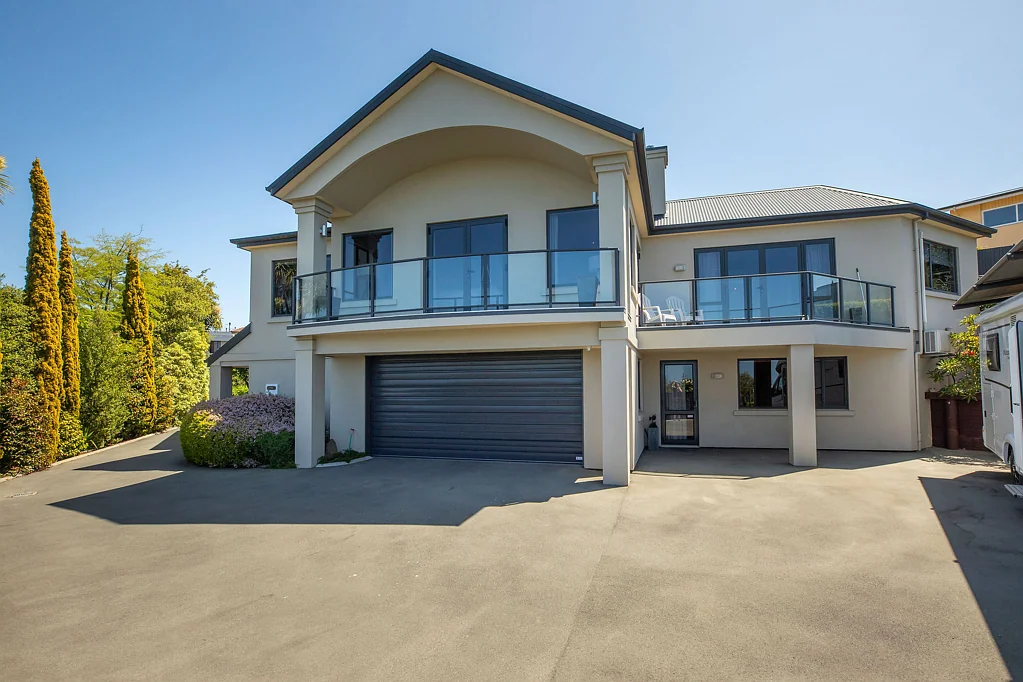Waimataitai 3Moenga Views, Entertaining, Sunshine, Garaging