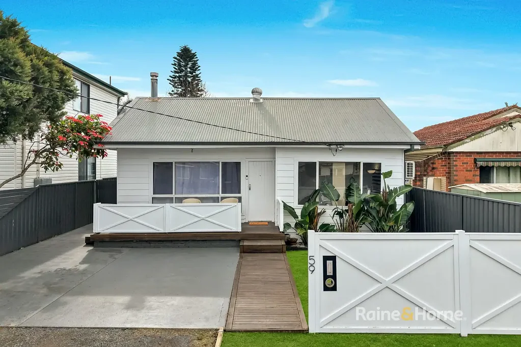 Umina Beach 4침실 Timeless Coastal Charm with Space, Style & Exceptional Family Living