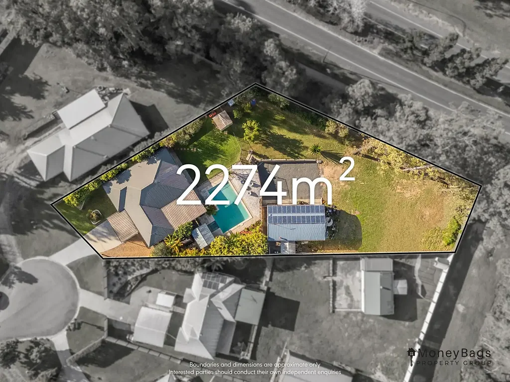 Flagstone 4Moenga The Ultimate Lifestyle Property with Easy Shed Access, Room to Move and Pool to Cool off.