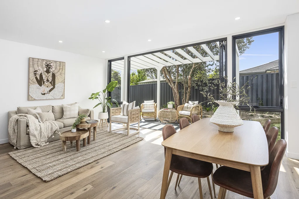 2/25 Chipilly Avenue, Engadine, NSW 2233