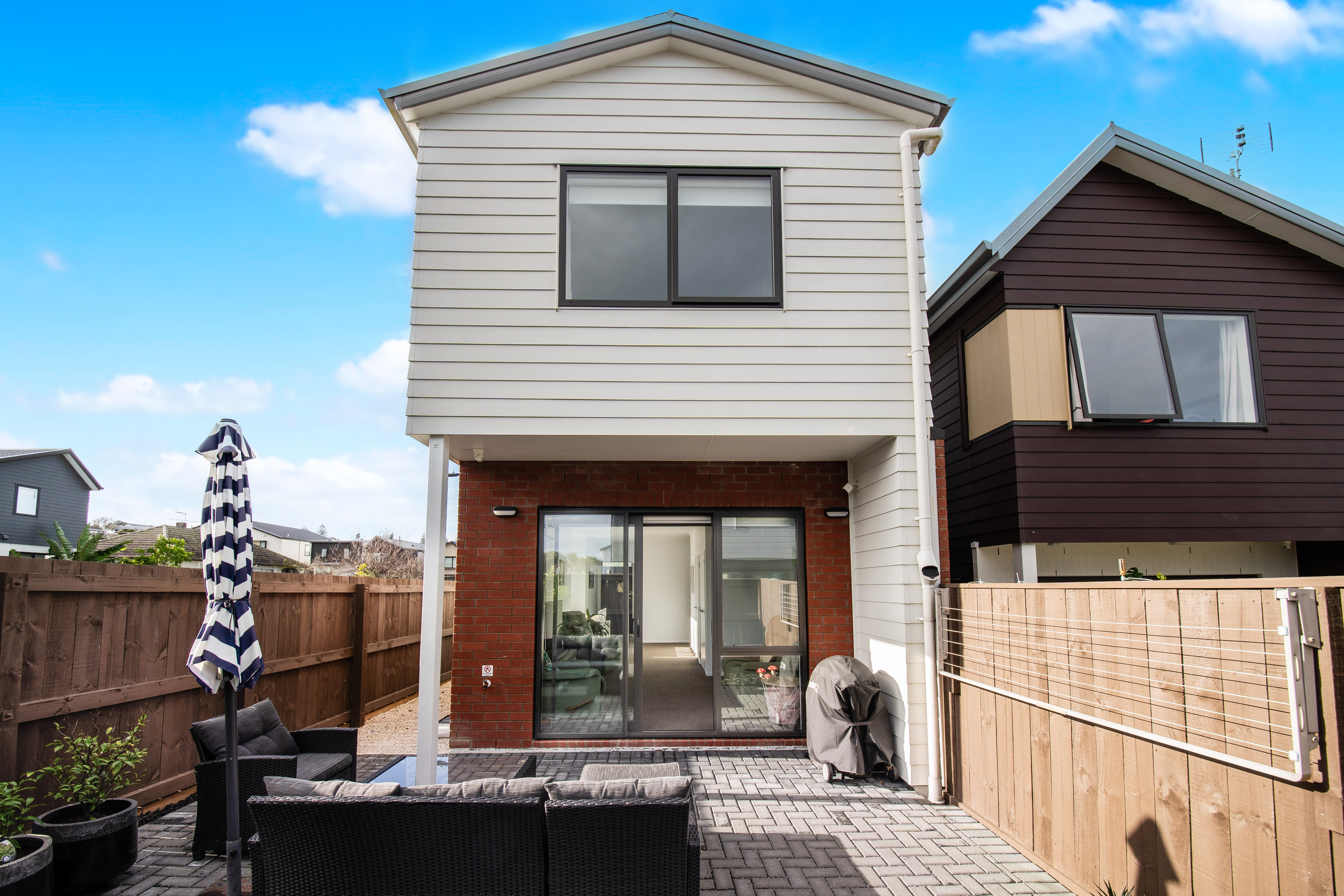 16 Raamuri Road, Glen Innes, Auckland, 2 phòng ngủ, 1 phòng tắm, House