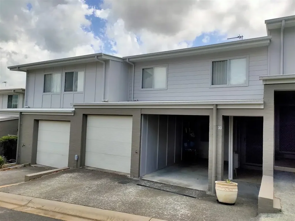 33/2 Sangster Crescent, Pacific Pines, QLD 4211