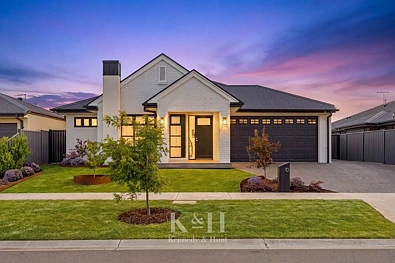 New Gisborne 4房  Refined, near new living in the heart of New Gisborne