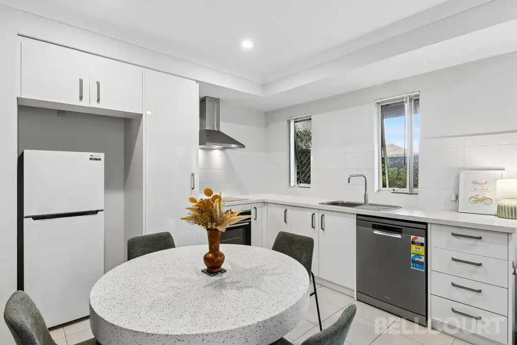 Bassendean 2ห้องนอน Modern Ground Floor Living