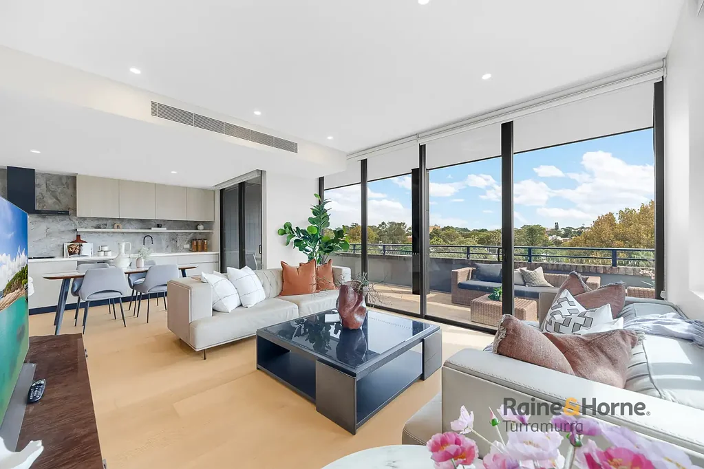 Glebe 3chambre A lifestyle upgrade - right at your corner of the universe.