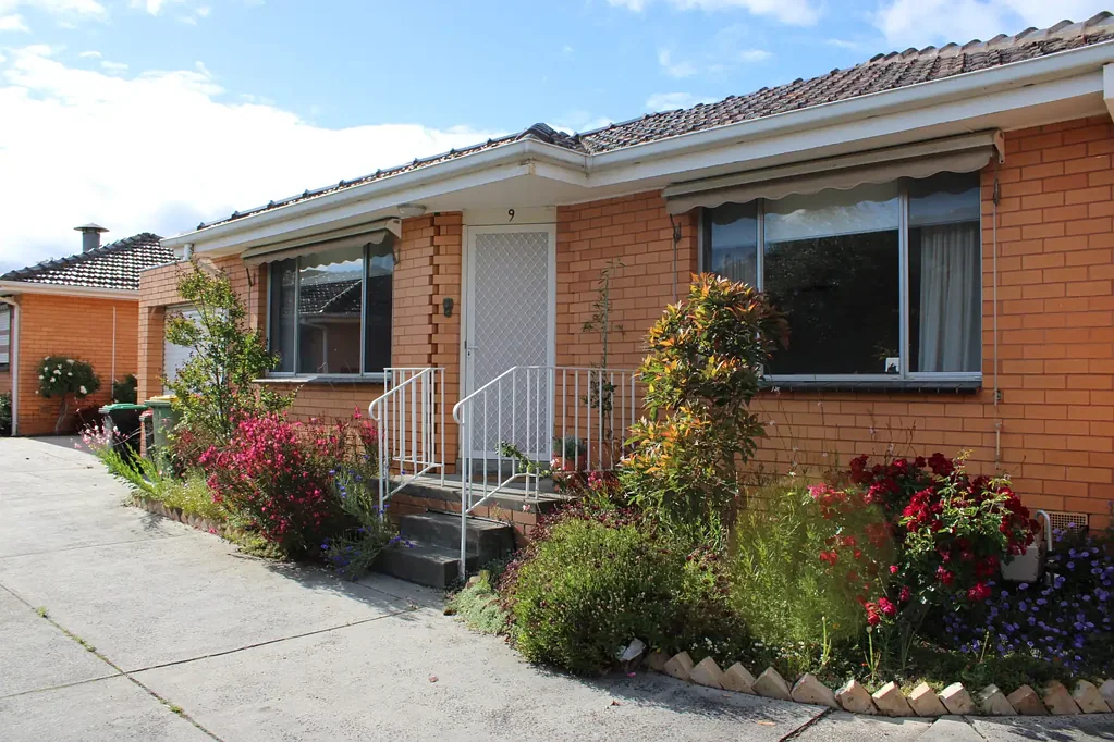 Bright, Spacious & Well-Located