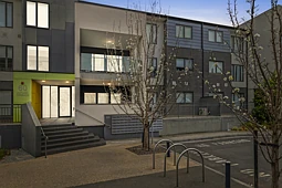 B110/60 Autumn Terrace, Clayton South