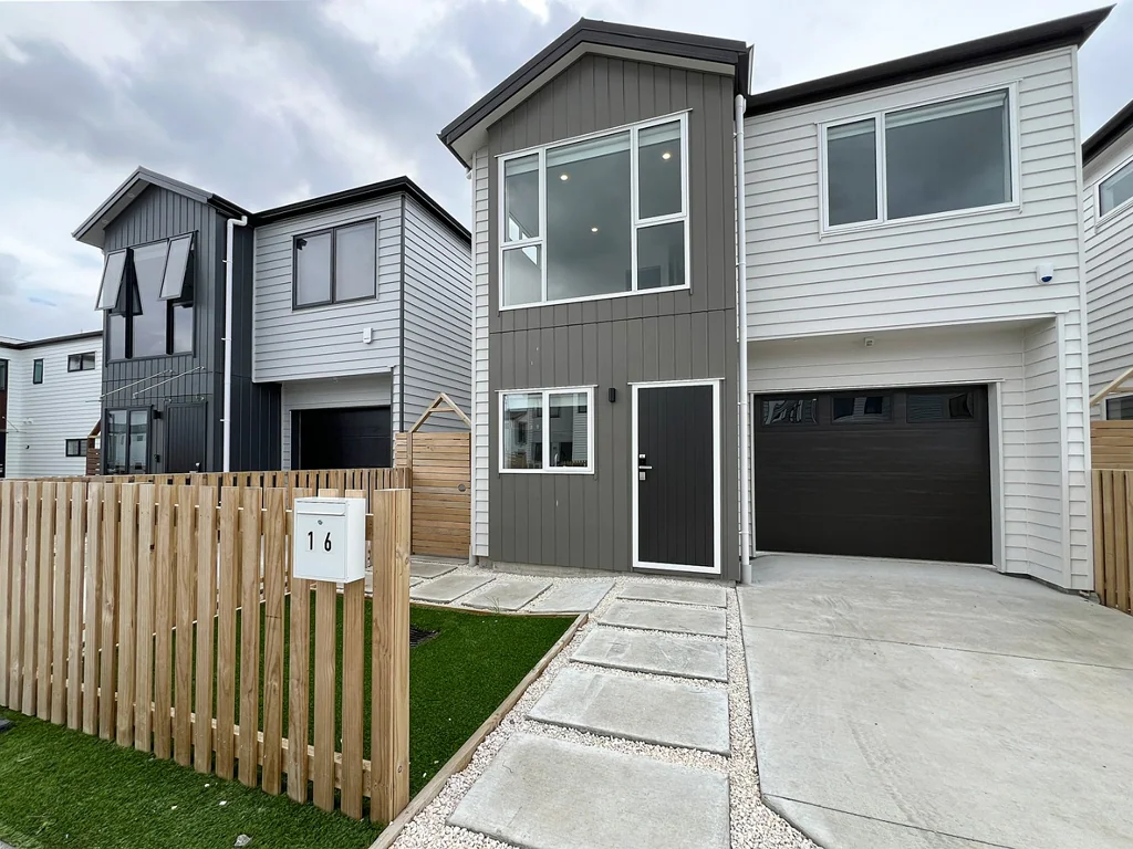 16 Te Kaapia Road, Papakura