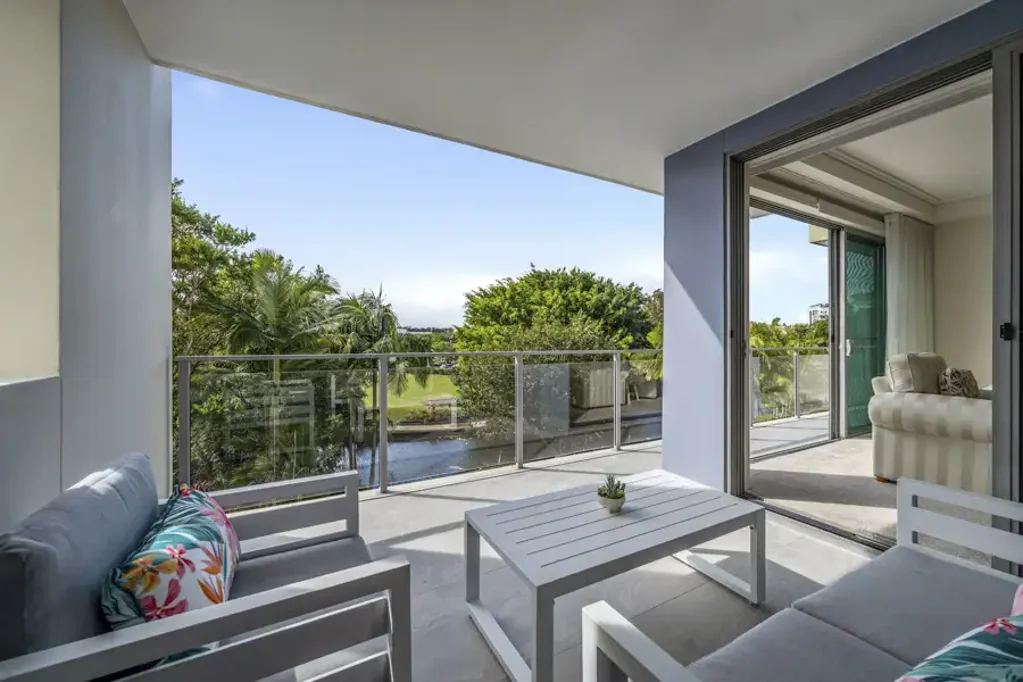 Robina 2房  Luxury in Riverwalk Avenue’s Finest Address - Level walk to Robina Town Centre