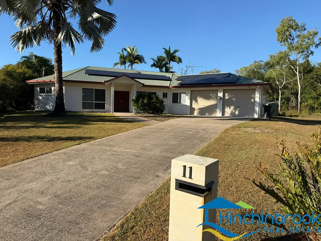 House - Three-bedroom, air conditioned, double garage with electric roller doors