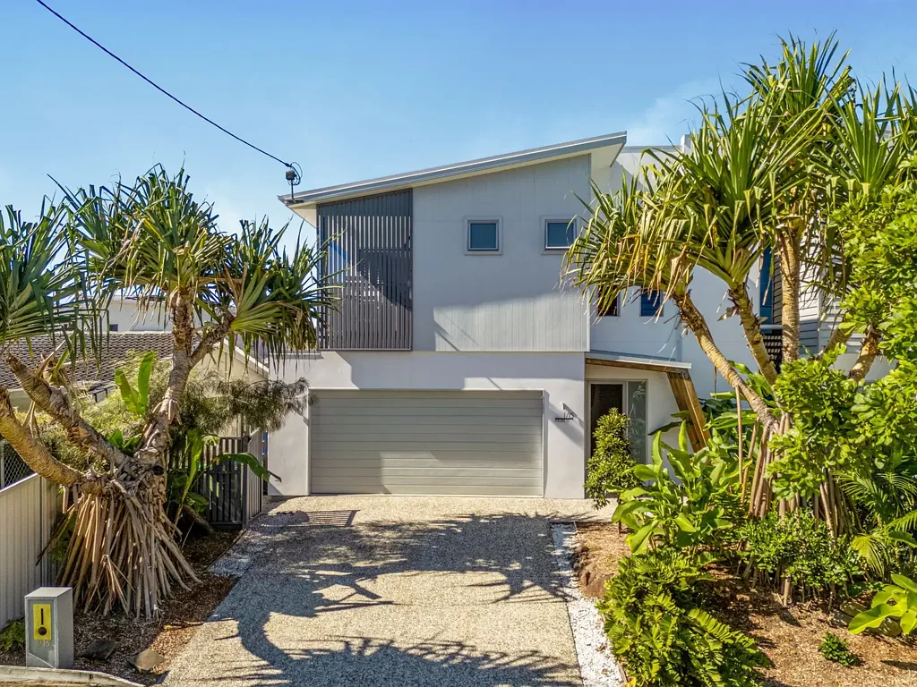 Biggera Waters 4房  All the Space of a House. None of the Compromise. Duplex Living Redefined