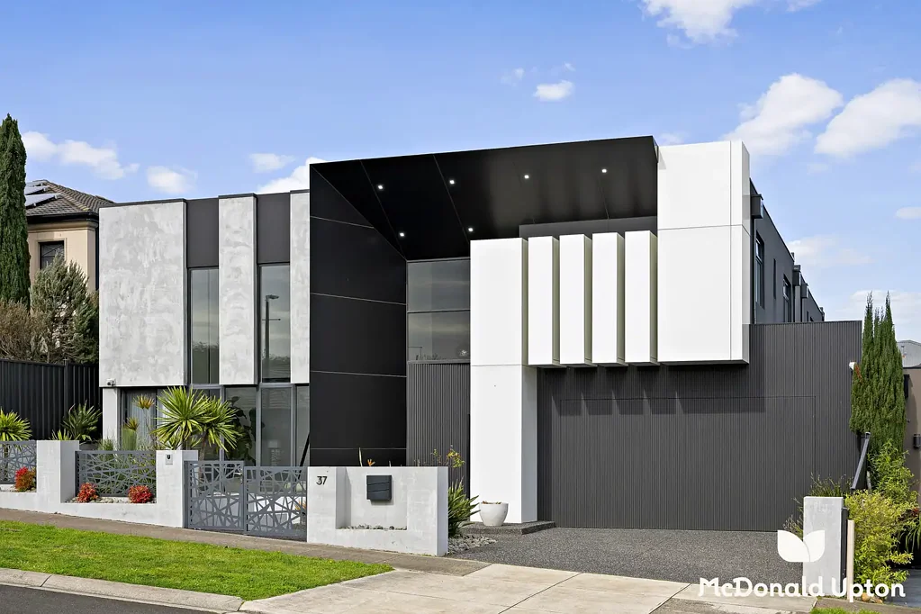 Greenvale 4房  Expressions of Interest Closing Thursday September 17th at 5:00pm unless sold prior
