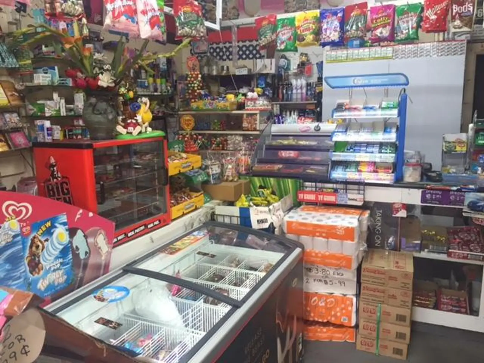 恐怖！奥克兰中区本周末有三家零售店遭暴力抢劫，两店员被砍，深受重伤