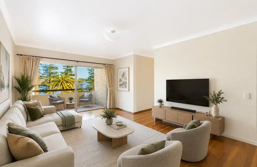 Light Filled 3 Bedroom Apartment with Harbour Views