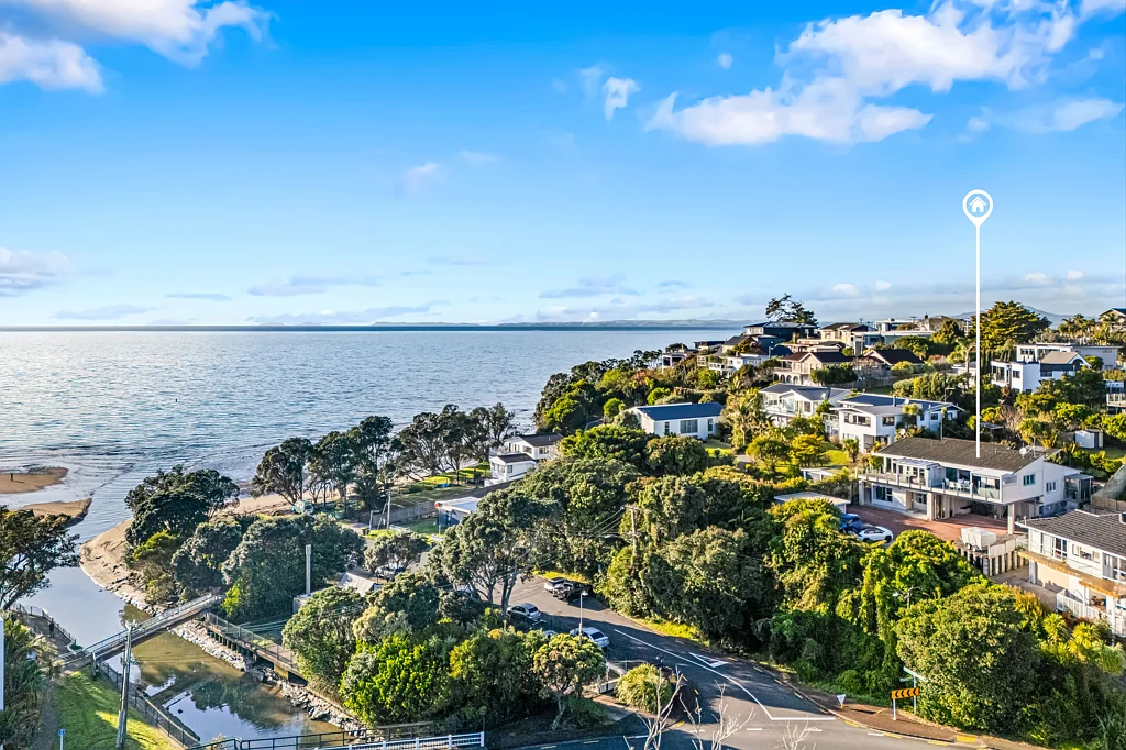 2/12 Browns Bay Road, Rothesay Bay, North Shore City, Auckland