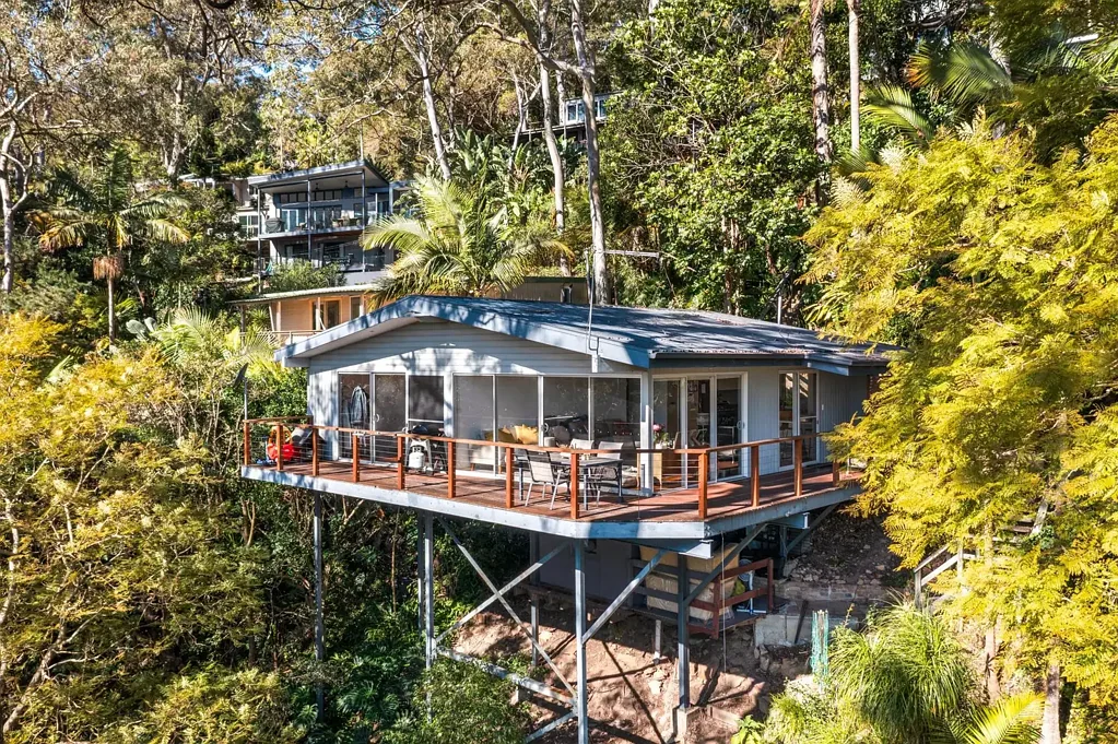 Bilgola Plateau 3 Bedroom Elevated Coastal Hideaway with Shimmering Pittwater Views