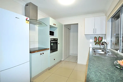 16 Lauren Close, Wynnum West, QLD 4178, 3 Bedrooms, 1 Bathrooms, House