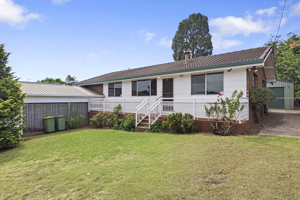 182 Tor Street, Rockville, QLD 4350