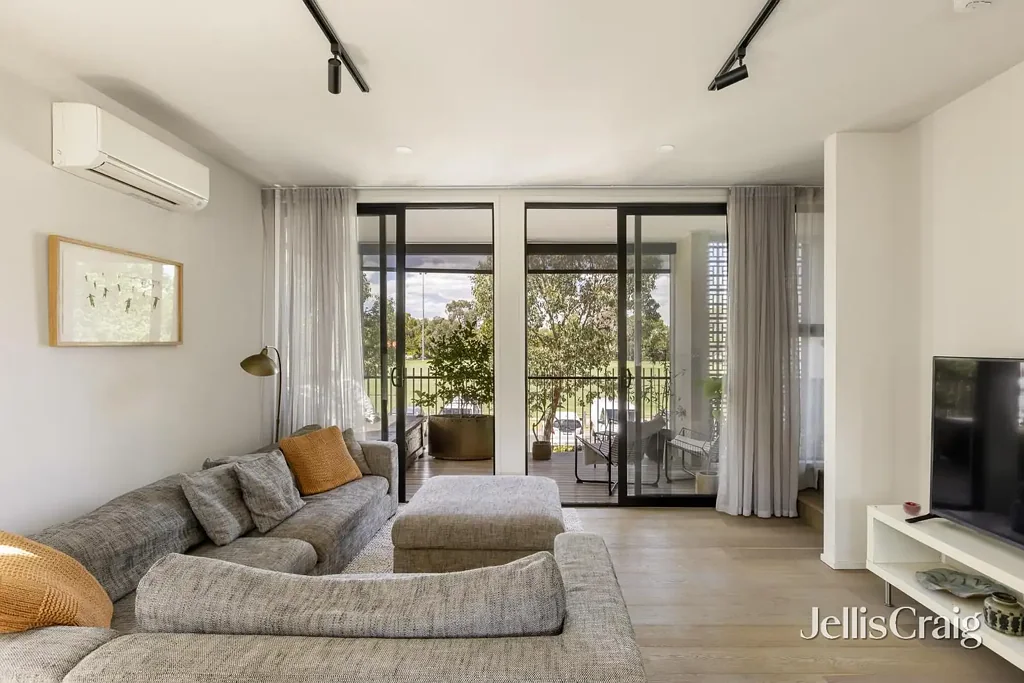 Contemporary Townhouse Overlooking Alphington Park