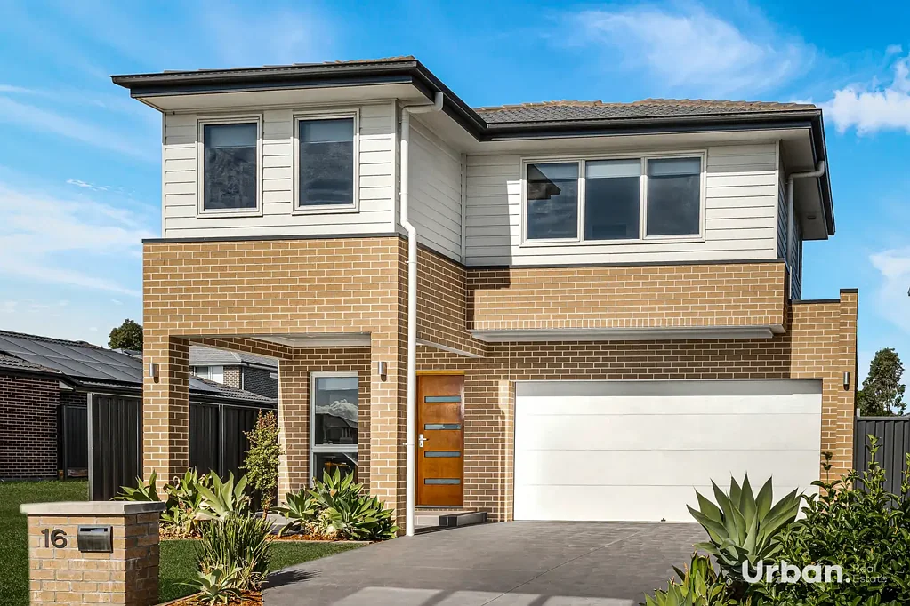 Colebee 4 Bedroom Spacious Family Living with Downstairs Bedroom & Exceptional Outdoor Entertaining