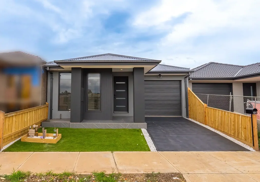 Wyndham Vale 4 Bedroom Brand New House – Full Turnkey with Front and Rear Landscaping - SMSF Single Contract