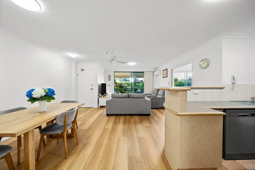 Surfers Paradise 3બેડરૂમ EVERYDAY IS A HOLIDAY, GROUND FLOOR APARTMENT, 3 MIN WALK BEACH