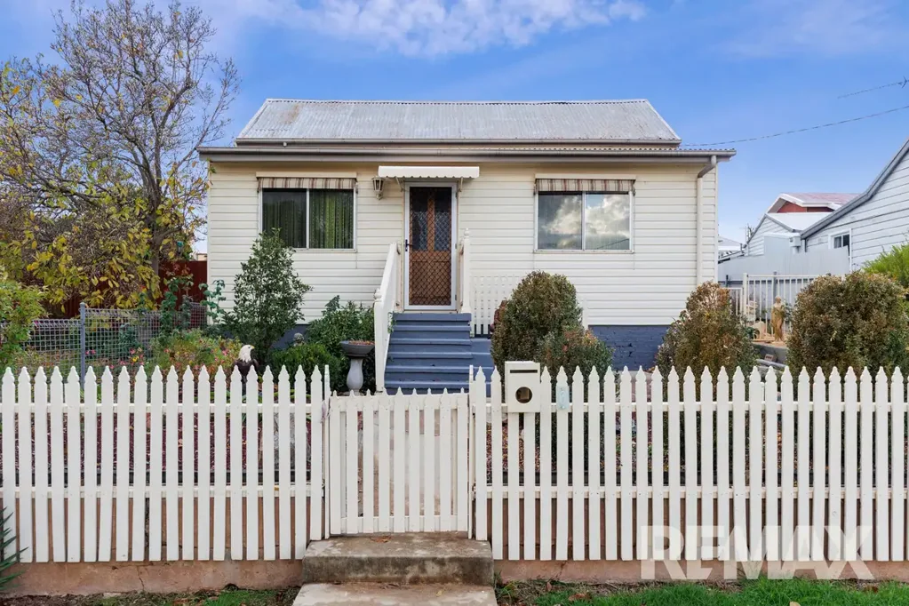 6 Stewart Street, Junee, NSW 2663