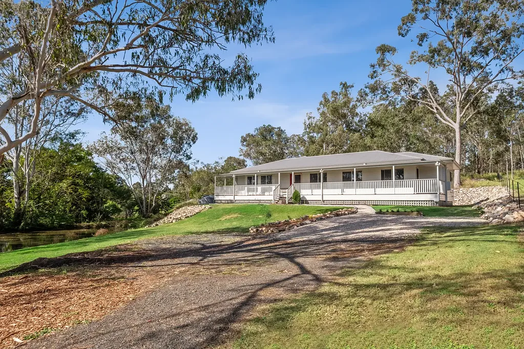 15 Freya Street, Murphys Creek, QLD 4352
