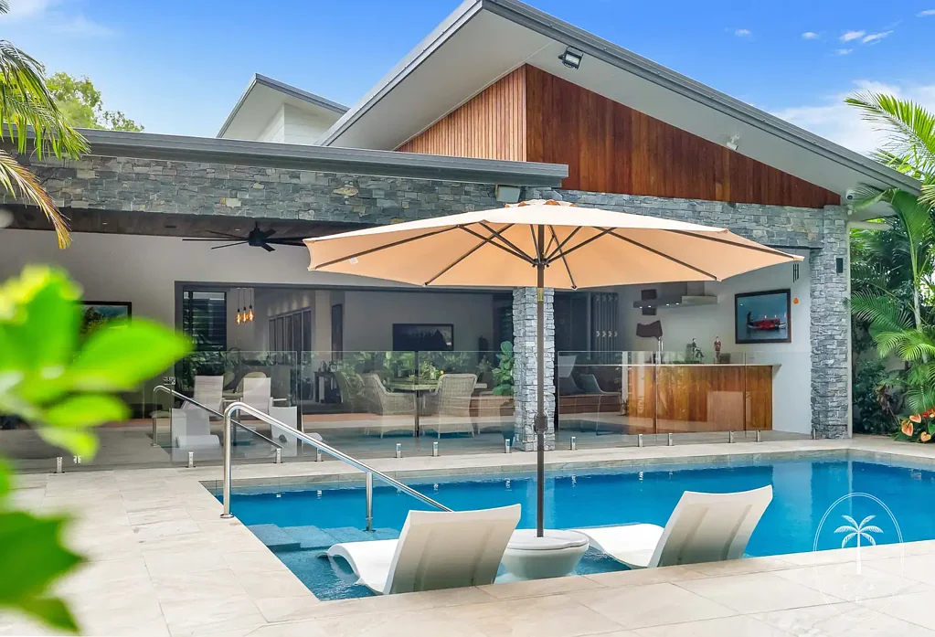 Palm Cove 4房  Palm Cove's Finest Address | by Tropic
