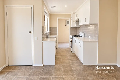 ਹੋਰ - 75 Shea Street, Bacchus Marsh, VIC 3340