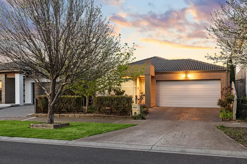 19 North Terrace, Taylors Hill, VIC 3037