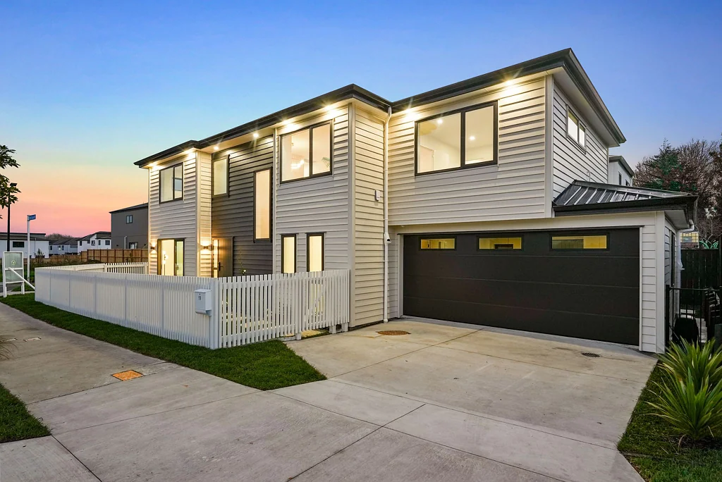 Karaka 5ਬੈੱਡਰੂਮ Corner-Site Family Home with Flexibility
