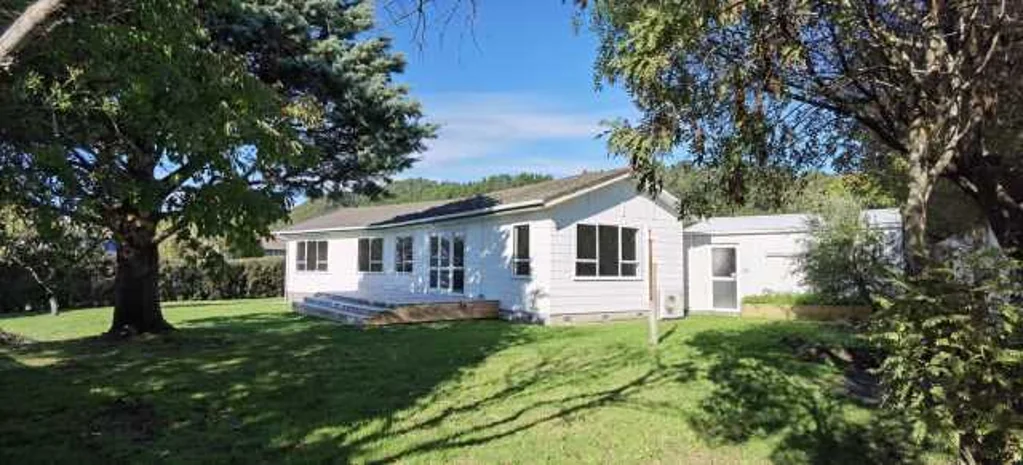 Upper Hutt 3ਬੈੱਡਰੂਮ Topaz St !