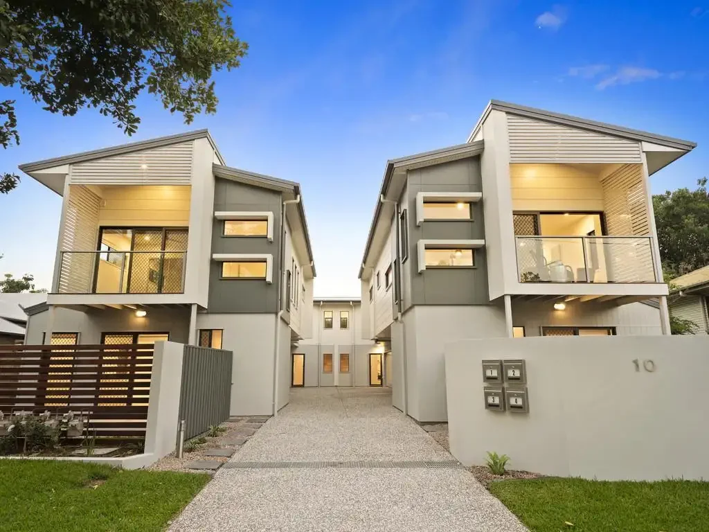 Modern 3 Beds Townhouse
