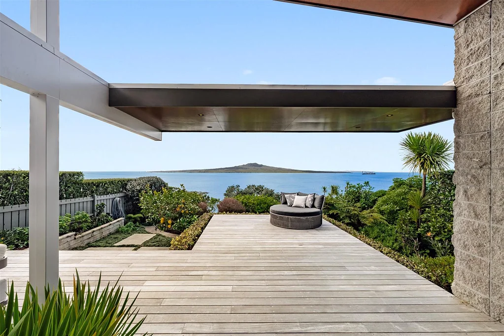 Belmont 3બેડરૂમ Spectacular One Level Waterfront