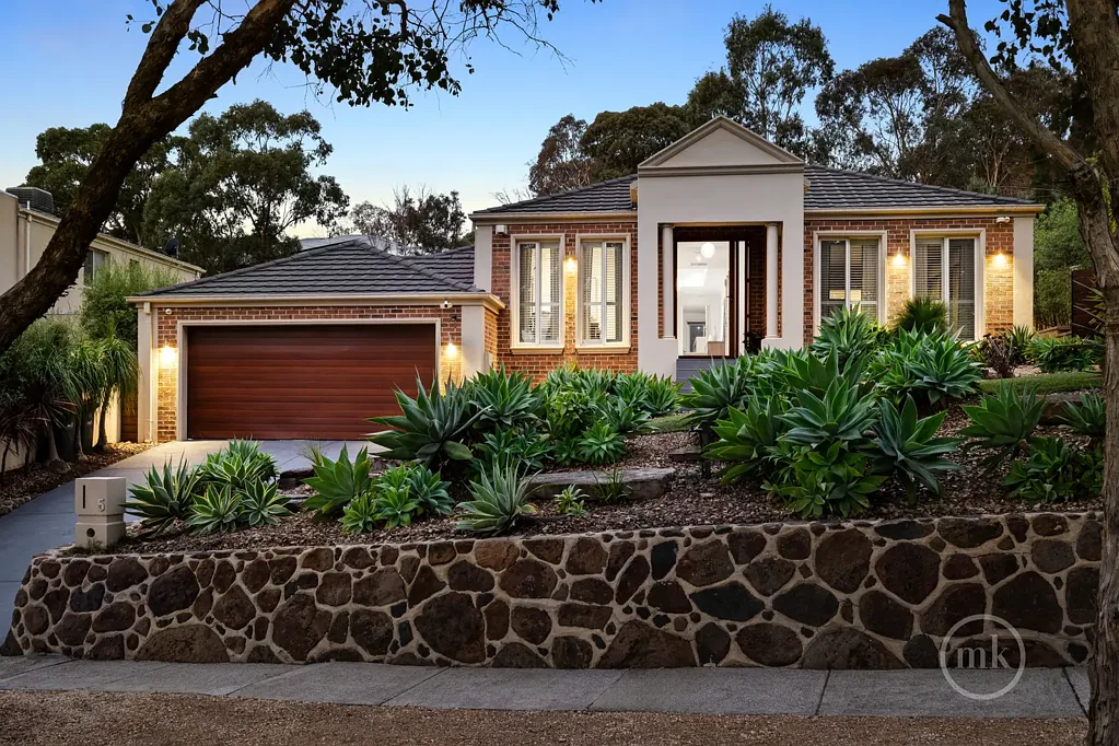 Plenty 5 Bedroom Fabulous Family Proportions And A True Low Maintenance Lifestyle