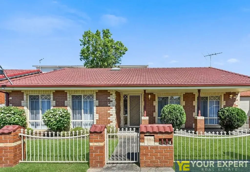 Low Maintenance Gem, Opposite Dandenong Plaza!