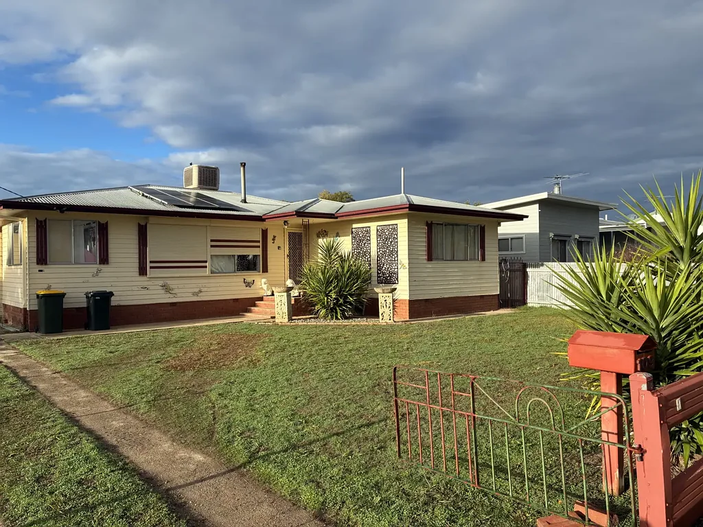 Inverell 4 Slaapkamer Ideal Family Home or First Home