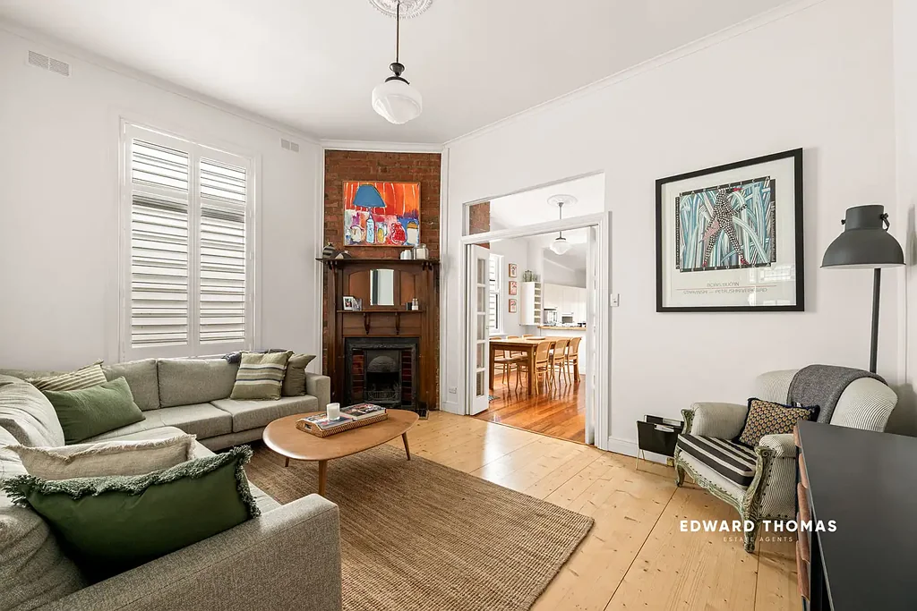 Kensington 2房 完美如画的爱德华时代砖砌立面住宅，融合现代风格并带后方车道通行权 Picture-Perfect Block Fronted Edwardian with Contemporary Style & Rear ROW Access