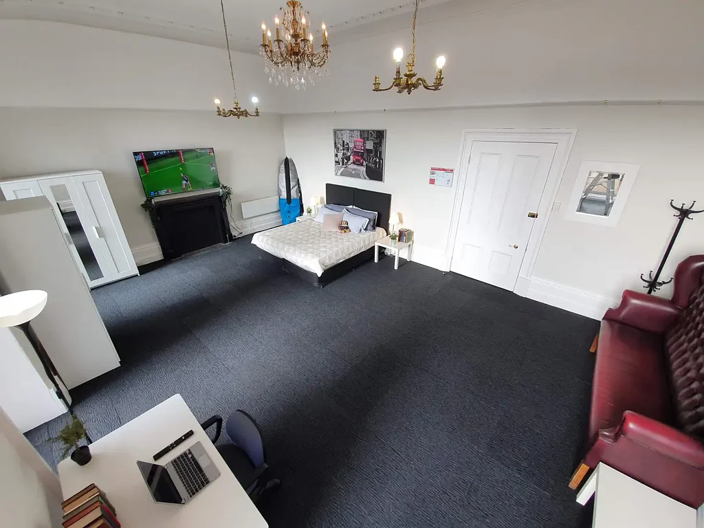 Large Room for Rent in CBD