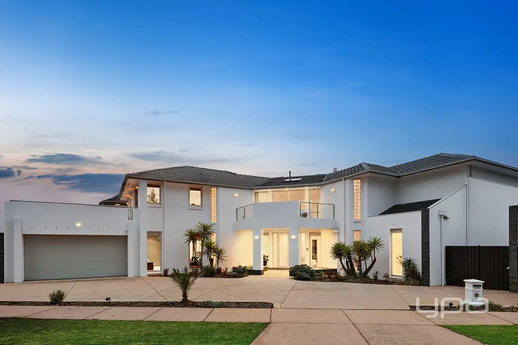 Point Cook 5房  PRESTIGIOUS WATERFRONT LIVING ON HERON WAY