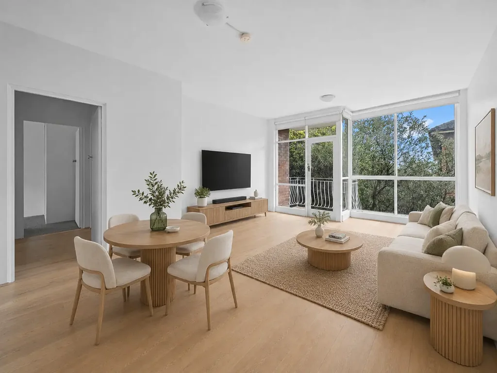 FULLY RENOVATED PREMIUM LOCATION