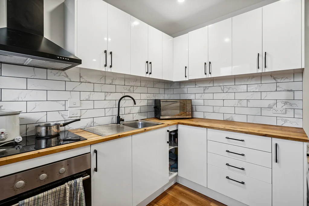 Trentham 2房  Investor Opportunity - Solid Unit in High-Demand