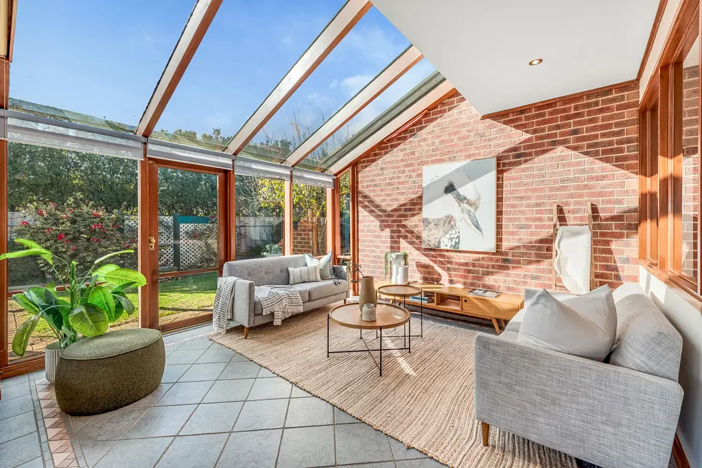 Woodcroft 3Zimmer Gorgeous, character filled family home in a prestigious location